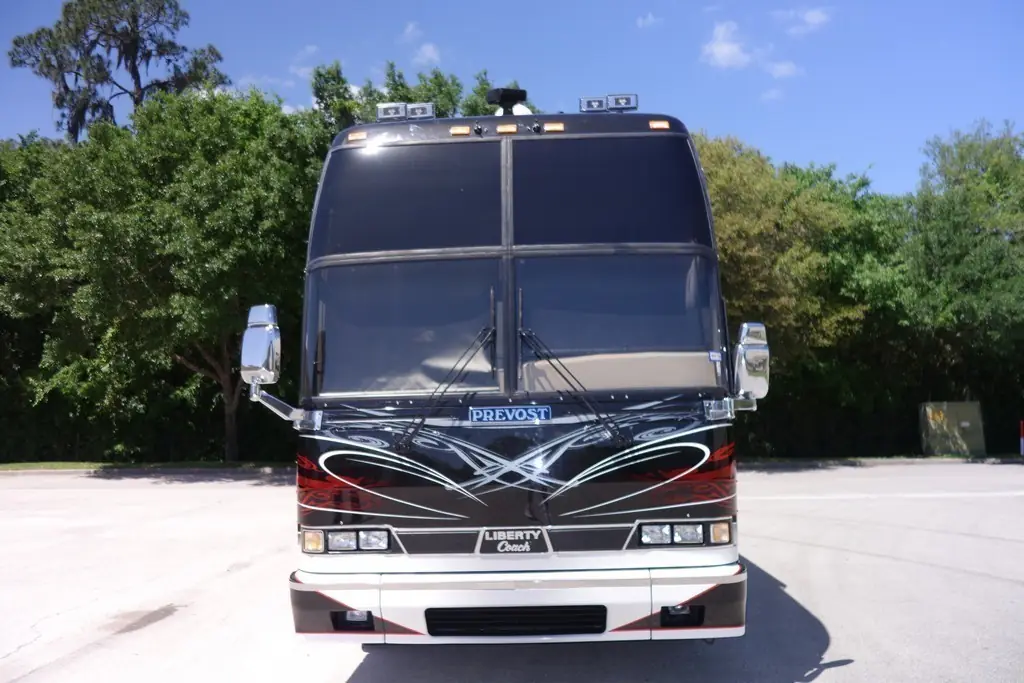 Before: the 1999 Liberty H3-45 front end as it arrived at Excalibur Coach